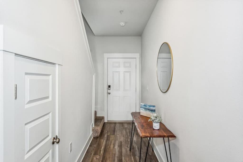 Luxury Townhome Near Downtown And Pensacola Beach エクステリア 写真