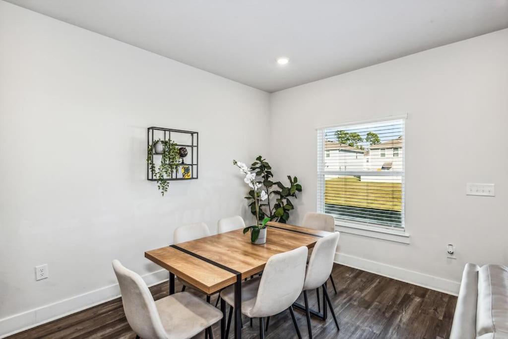 Luxury Townhome Near Downtown And Pensacola Beach エクステリア 写真