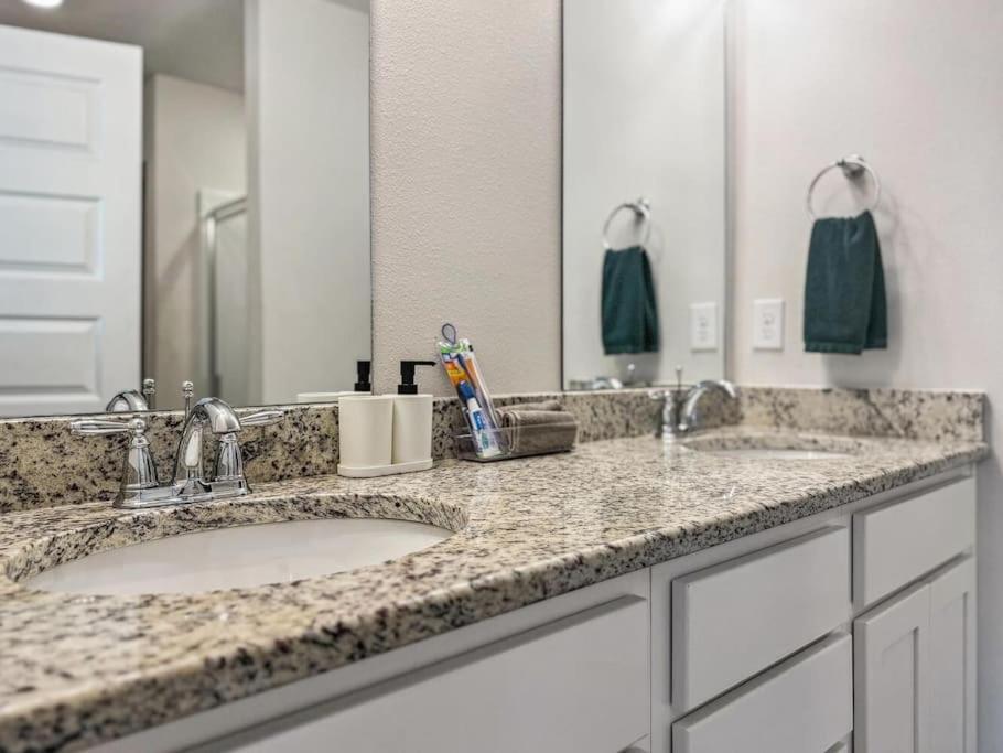 Luxury Townhome Near Downtown And Pensacola Beach エクステリア 写真